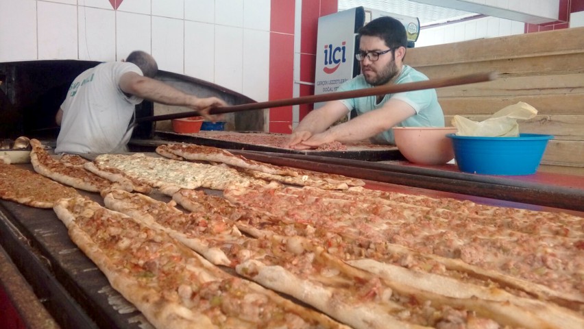 Yozgat’ın kıymalı pidesiyle ünlü ilçesi Yerköy’de 4 mevsim pide fırınlarında