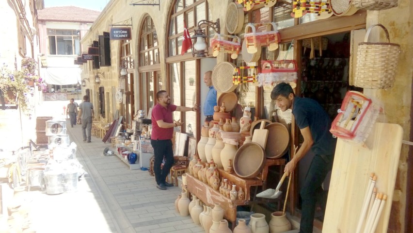 Yozgat Belediyesi tarafından restorasyonu yapılan Tol Çarşı Tenekeciler Sokağı yeni