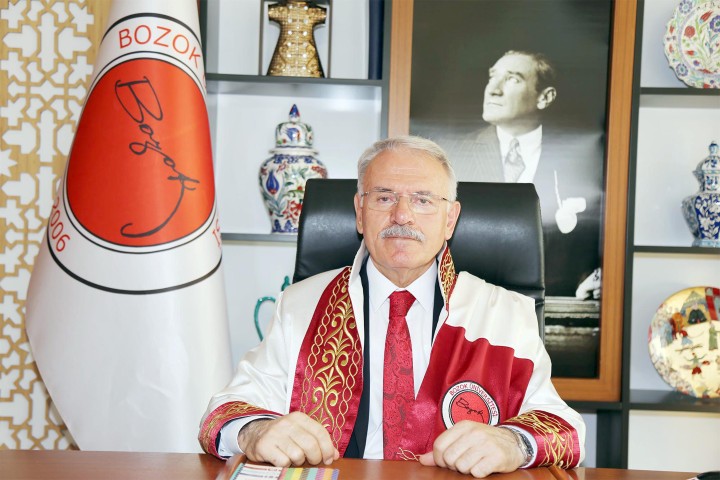 Yozgat Bozok Üniversitesi Rektörü Prof. Dr. Salih Karacabey, "Tarih boyunca