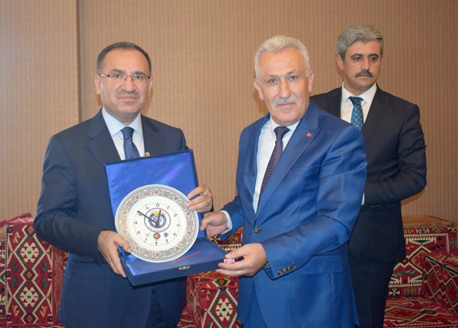 Anayasa Komisyonu Başkanı Bekir Bozdağ, Hak İş İl Başkanı ve