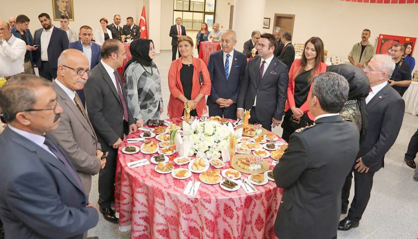 30 Ağustos Zafer Bayramı münasebetiyle Yozgat Valiliği Fuaye Alanında resepsiyon