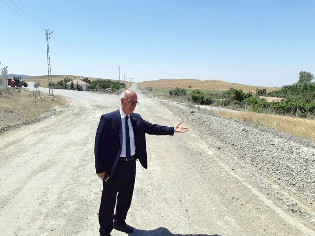 Cumhuriyet Halk Partisi (CHP) Yozgat Milletvekili Ali Keven, köy yolları