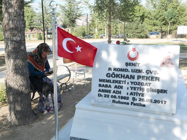 Kurban Bayramı arifesinde Vali Kemal Yurtnaç, şehit aileleri ve vatandaşlar