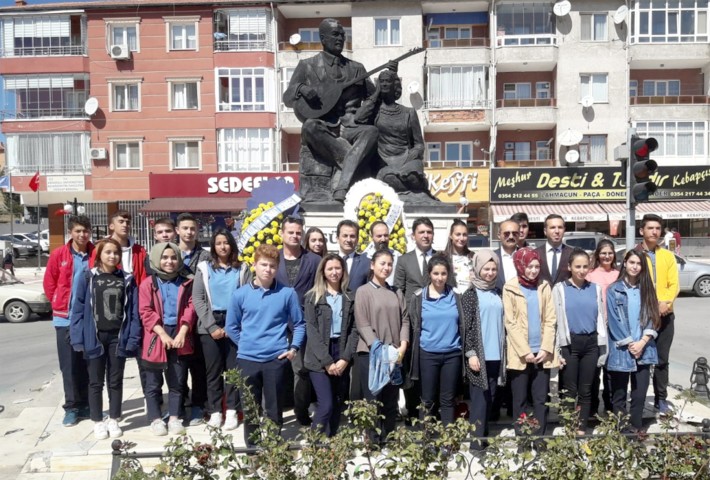 Yozgat İl Kültür Müdürü Metin Halıcı, beraberinde; Yozgat Sürmeli Folklor