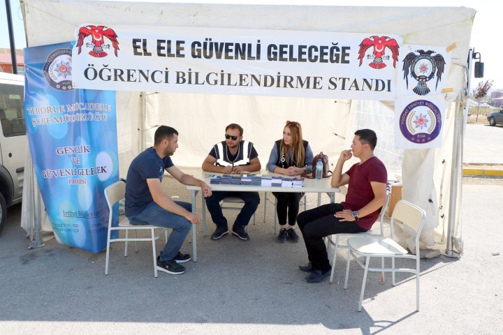 Yozgat’ta bu yıl üniversite eğitimine başlayan öğrencilere yönelik Terörle Mücadele
