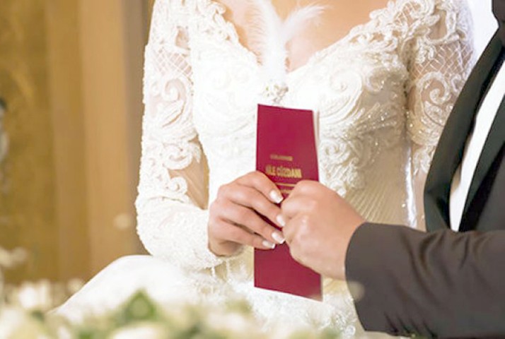 Diyanet İşleri Başkanlığınca, müftülüklerdeki nikah kayıt işlemleri dijital ortama taşındı.
