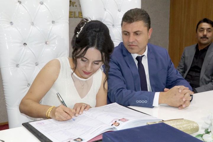 Gazetemiz Genel Koordinatörü Ferhat Özer, sade bir nikah töreni ile