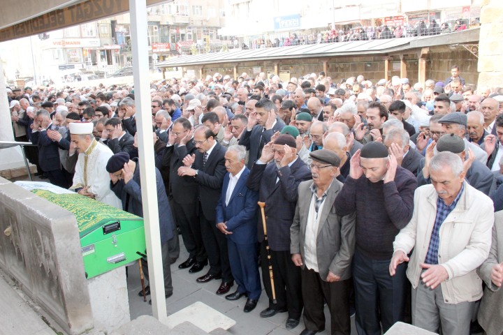 Yozgat’ın manevi önderlerinden Muhterem Şeyhzade Ahmet Şevki Ergin Efendi’nin kızı