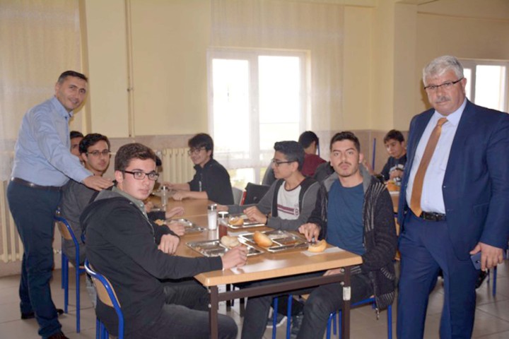 Yozgat İl Milli Eğitim Müdürü Yusuf Yazıcı, öğrencilerin yeteneklerini keşfetmeleri