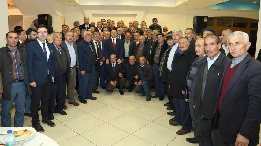 Yozgat Valisi Kadir Çakır, mahalle ve köy muhtarları ile yemekte