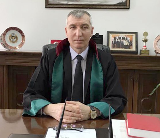 Yozgat Barosu Başkanı Mehmet Şimşek, öğretmenlerin kutsal bir mesleğin temsilcileri