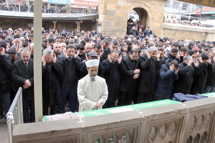 Yozgat’ta yolun karşına geçmeye çalışırken otomobilin çarpması sonucu hayatını kaybeden