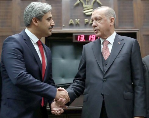 Cumhurbaşkanı ve AK Parti Genel Başkanı Recep Tayyip Erdoğan, aralarında
