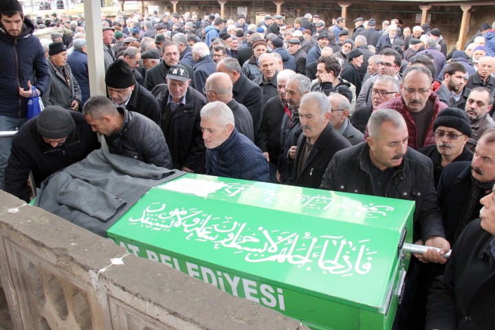 Gazetemiz Yeniufuk’un eski ortaklarından olan Hamdullah Akdoğan en acı günlerinden