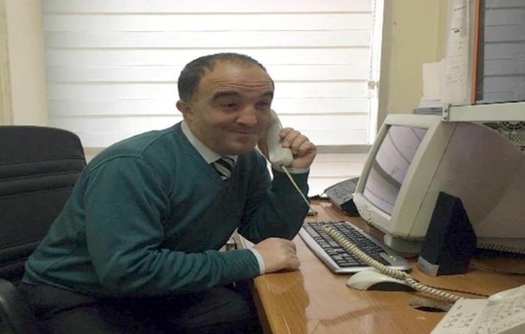 Yozgat’ın Akdağmadeni ilçesinde belediyede 17 yıldır santral memurluğu yapan görme