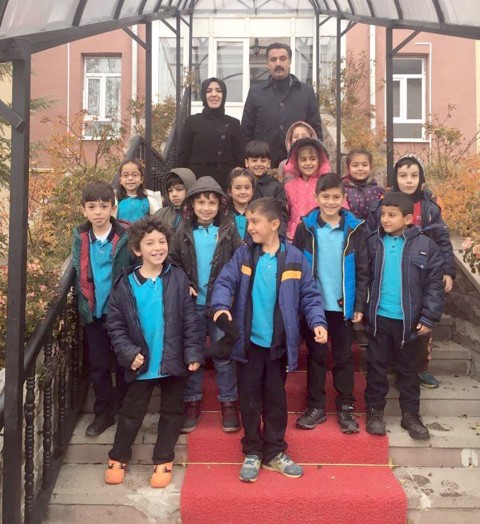 TOKİ Mevlana İlkokulu 2. Sınıf öğrencileri, öğretmenleri ile birlikte değerler