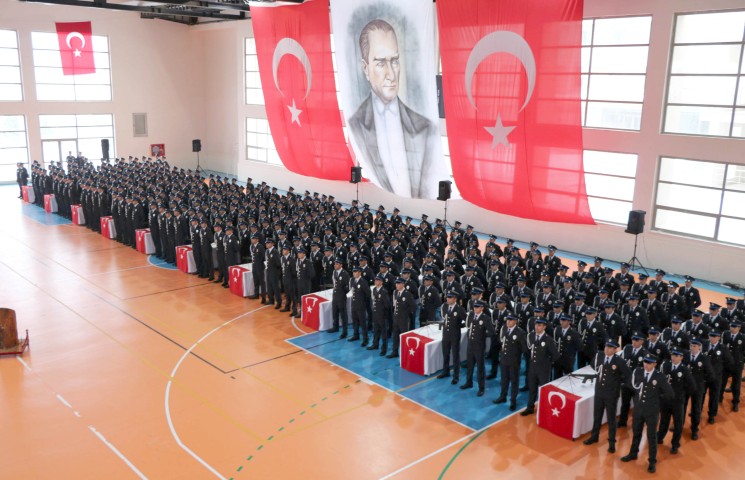 Yozgat Polis Meslek Eğitim Merkezi’nde (POMEM) 4 aylık eğitimi tamamlayan