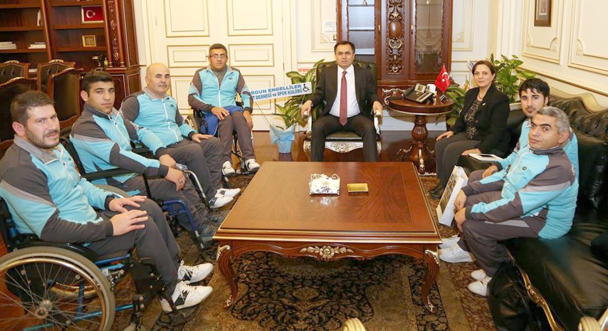 Umut Engelliler Spor Kulübü Başkanı Zeynep Ertal Altunkuyu ve kulüp