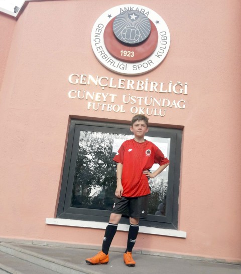 Yozgat Bozokspor’un başarılı oyuncusu Emre Ertuğrul, PTT 1. Lig takımlarından