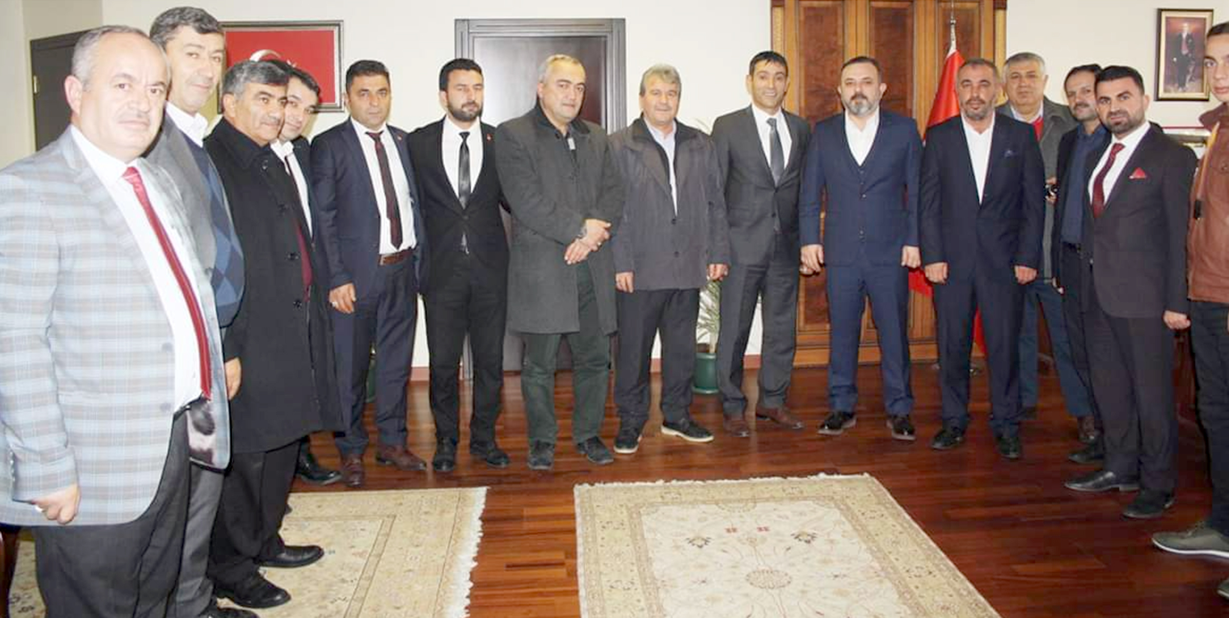 Başkentteki Yozgatlı Dernekler Federasyonu Başkanı Mesut Kaya, beraberinde yönetim kurulu