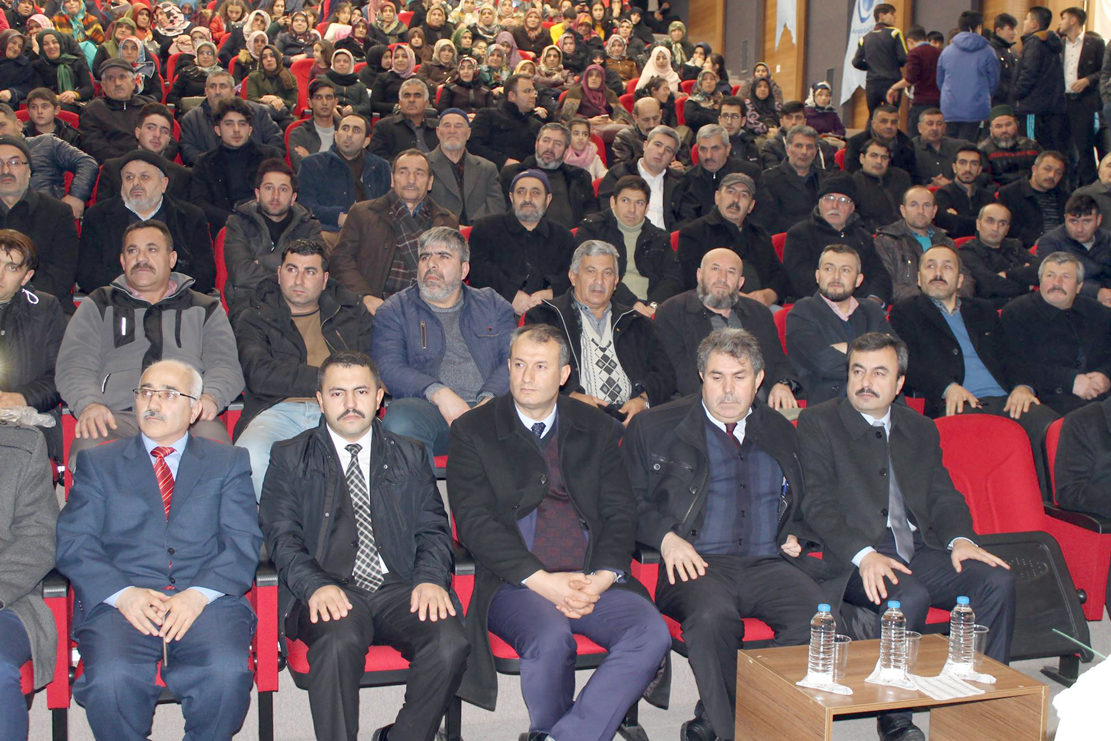 Akdağmadeni Anadolu Gençlik Derneği tarafından “İnsanlığa Bir İnşirah” temasıyla Mekke’nin