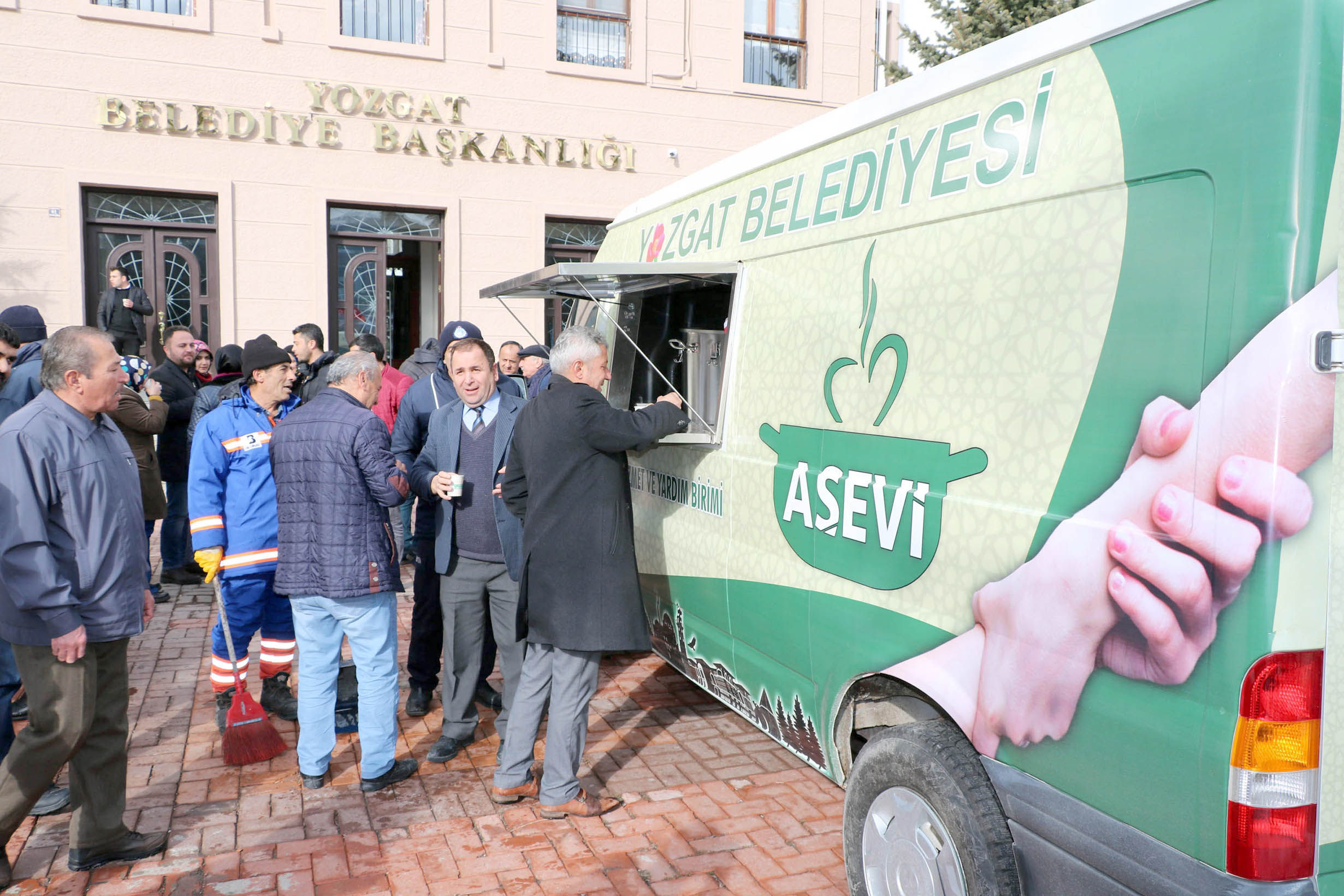 Yozgat Belediyesi, bünyesine kattığı mobil aşevi aracının tanıtımını yaptı. 