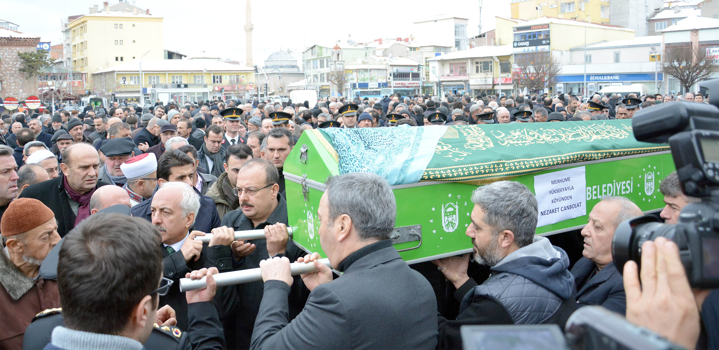 Yozgat eski vali yardımcılarından, Bursa Valisi Yakup Canbolat’ın annesi Nezaket