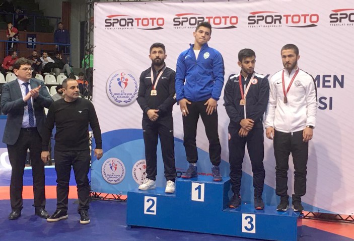 Kayseri Şeker Spor Milli Güreşçi Abdullah Toprak, Bursa’da düzenlenen Türkiye