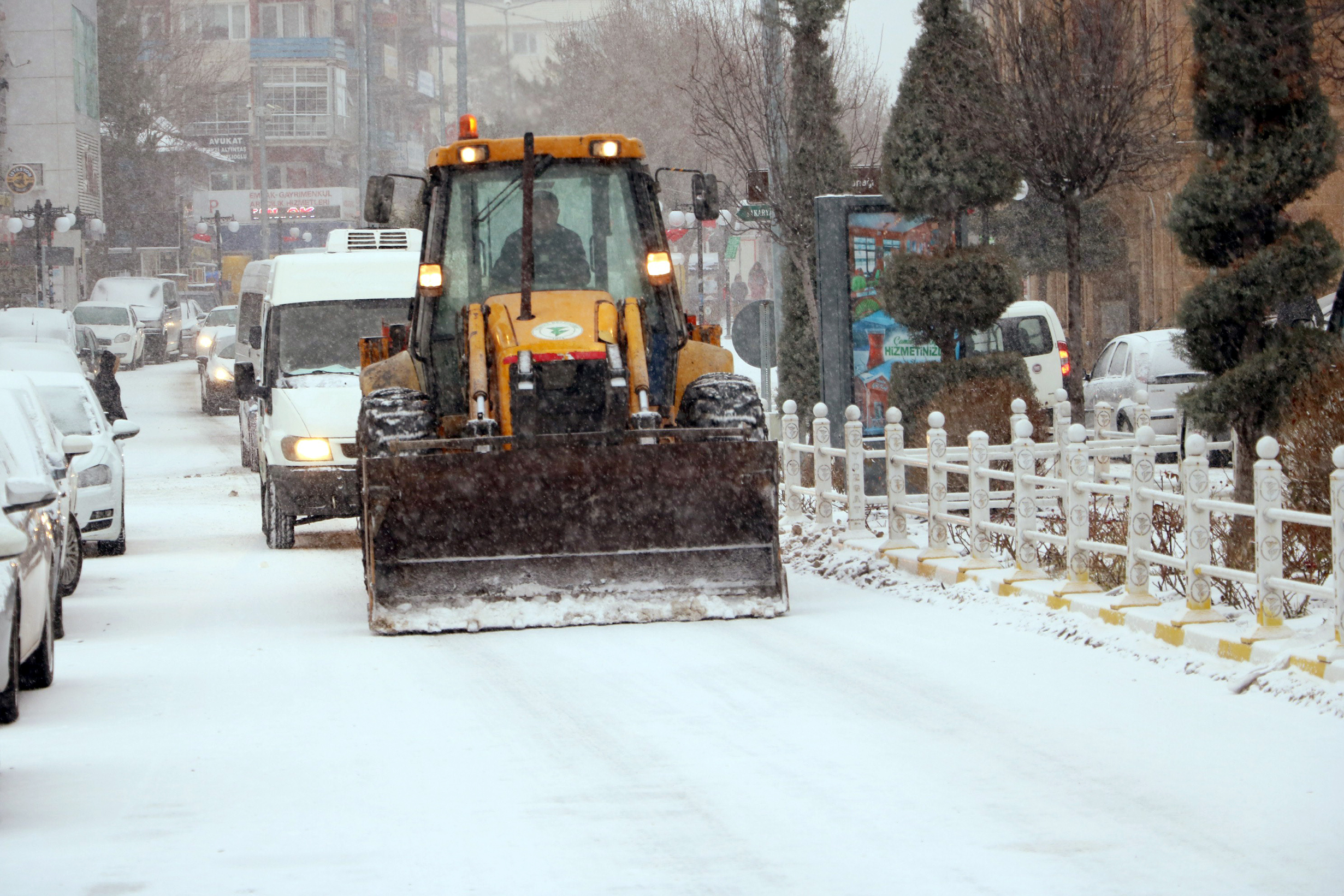 Yozgat’ta etkili olan kar ve buzlanma sebebiyle; Kadışehri , Çayıralan,