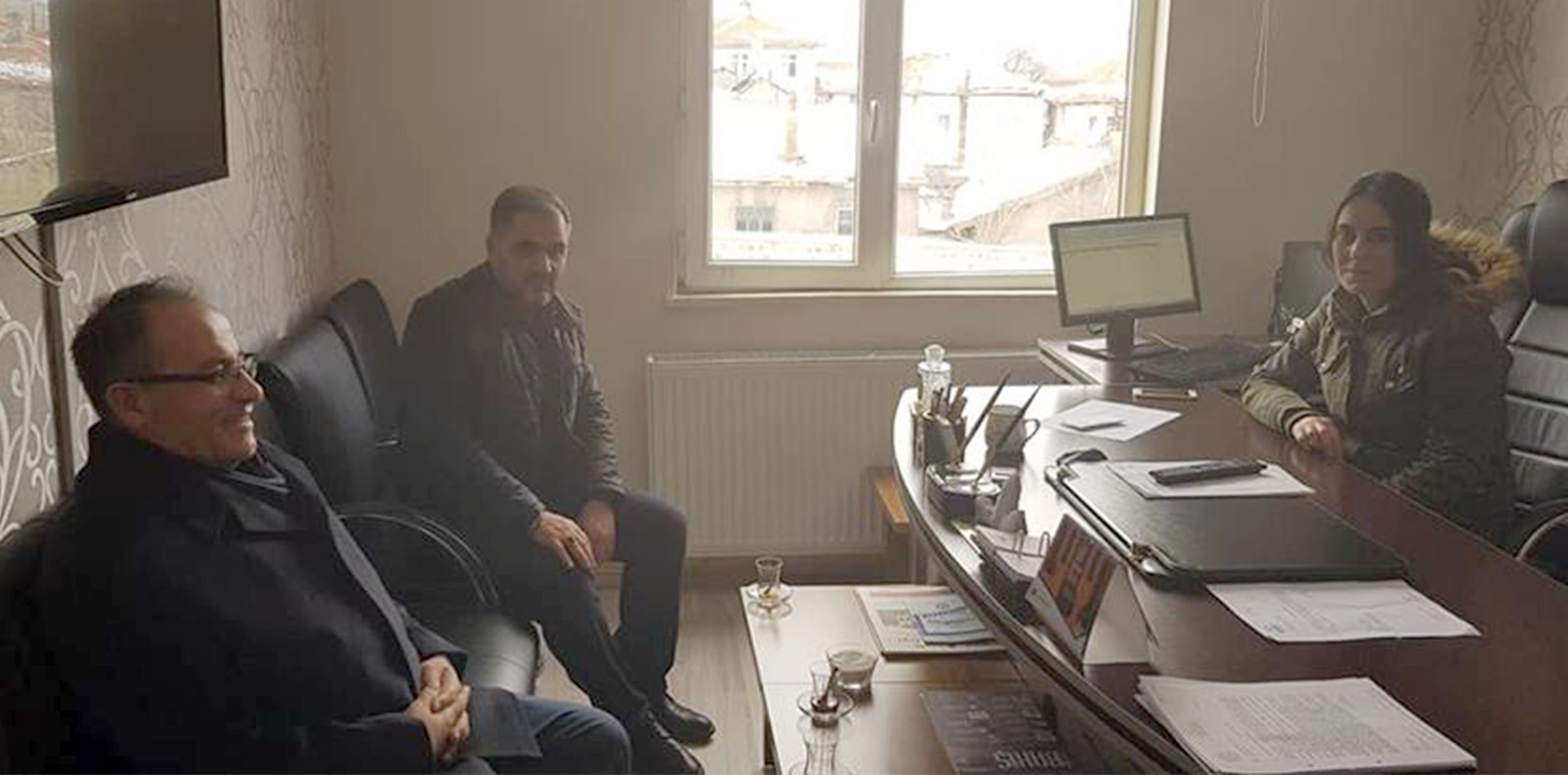 Eğitim Bir Sen Yozgat Şube Başkanı Kenan Şerefli, beraberinde Yönetim