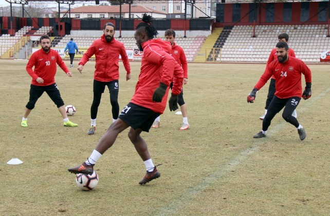 Yozgatspor 1959 FK Teknik Direktör İbrahim Baş, her maça nasıl