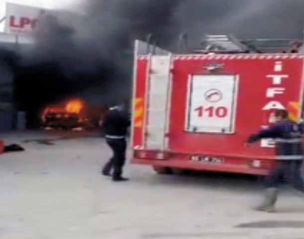 Sorgun ilçesinde tamir için sanayiye bırakılan otomobil kimsenin olmadığı sırada