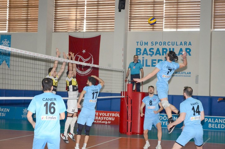 Palandöken Belediyesi Erkek Voleybol Takımı, evinde konuk ettiği Sorgun Belediyesor’u