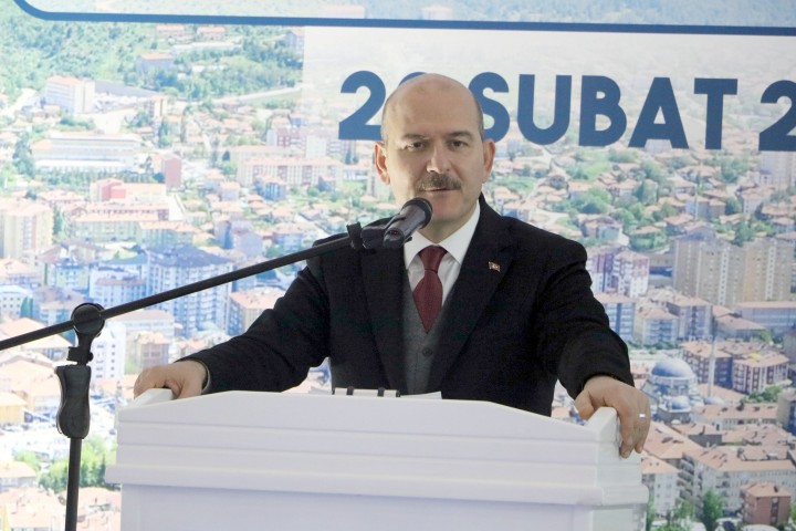 İçişleri Bakanı Süleyman Soylu, polise taciz iftirası atıldığını söyleyerek, "Bu