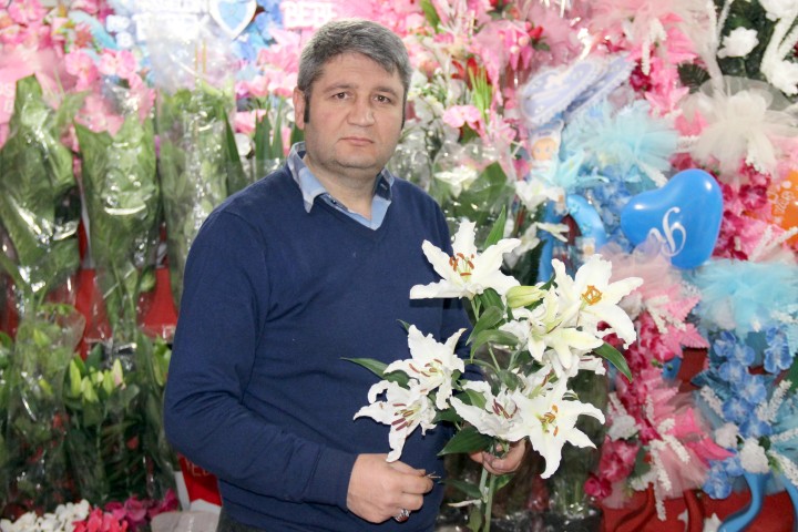 Yozgat'ta çiçekçiler 14 Şubat Sevgiler Günü için tüm hazırlıklarını yaptı.