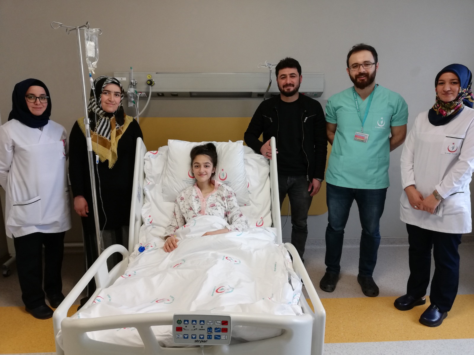 Karın ağrısı şikayetleriyle Yozgat Şehir Hastanesi’ne başvuran 16 yaşındaki Tuğba