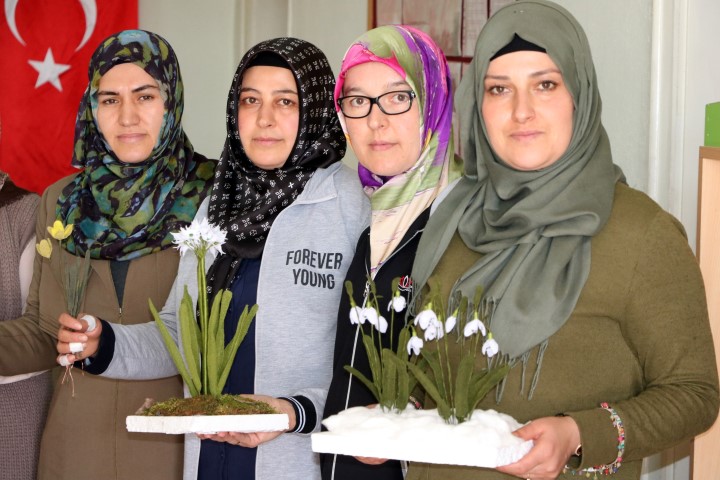 Yasak olduğu için endemik çiçek türlerini yurt dışına çıkartamayan Yozgatlı