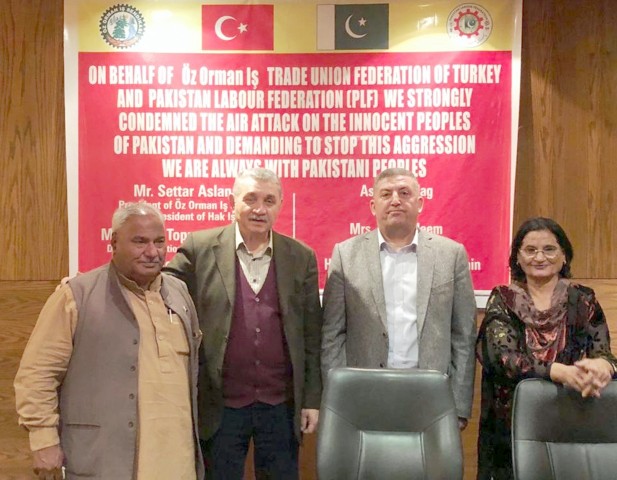 Pakistan İşçi Sendikaları Federasyonu’nun (PLF) davetine icabetle Pakistan’da bulunan Hak-İş