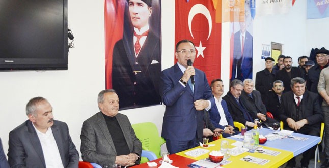 AK Parti Yozgat Milletvekili ve Anayasa Komisyonu Başkanı Bekir Bozdağ,