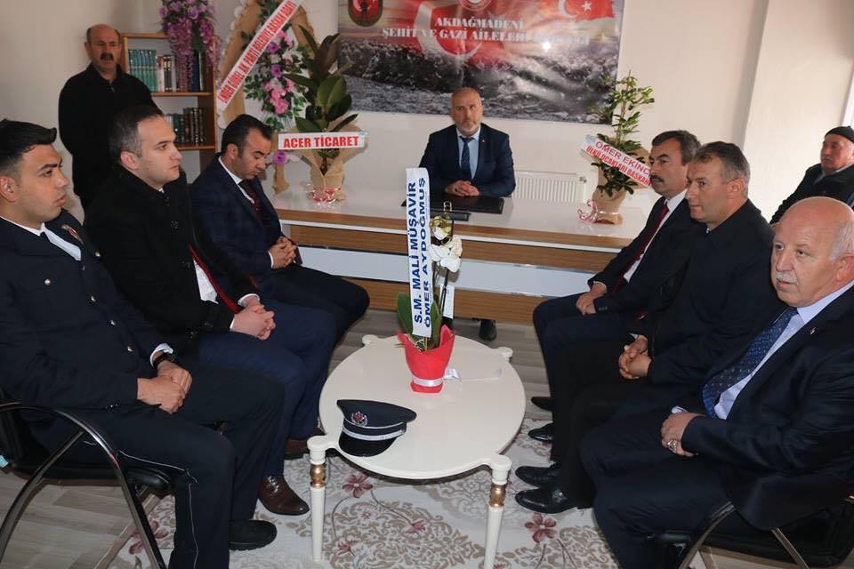 Akdağmadeni Şehit ve Gazi Aileleri Derneği, düzenlenen açılış töreni ile