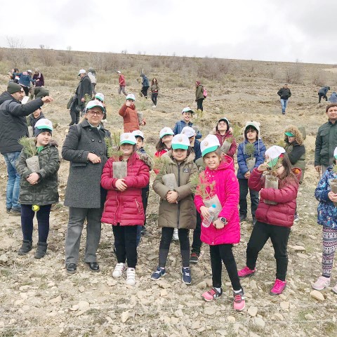 Yozgat AYÇ Okulları tarafından ilkokul öğrencilerinde doğa ve orman sevgisi