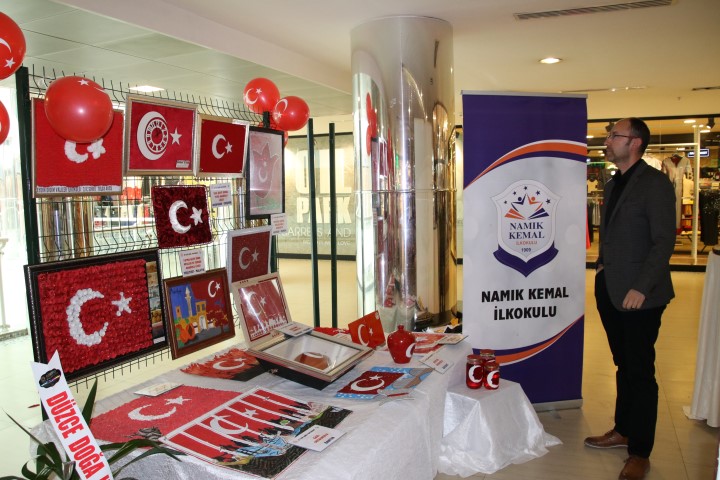 Düzce Namık Kemal İlkokulu tarafından ''81 İlden 81 bayrak'' projesi