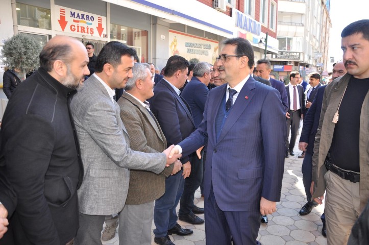 Enerji ve Tabii Kaynaklar Bakanı Fatih Dönmez, “Karada ve denizde