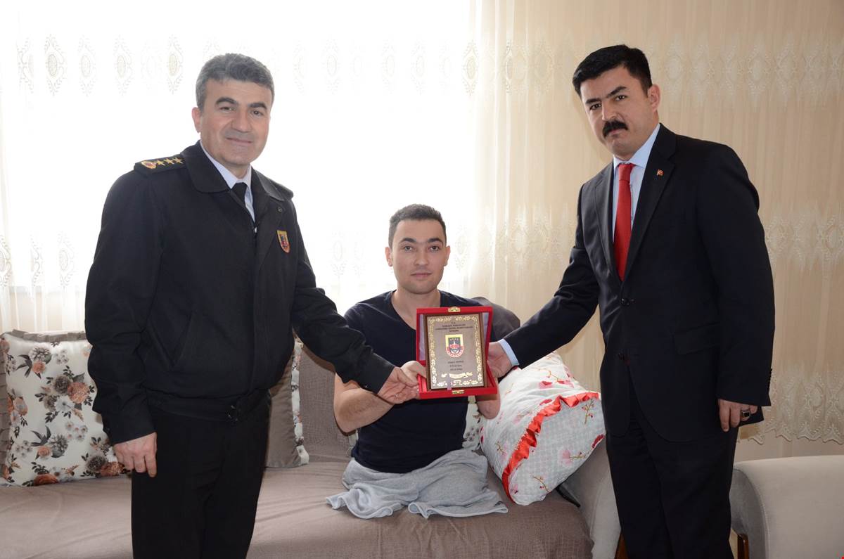 Sarıkaya Kaymakamı Yasin Özcan ile İl Jandarma Alay Komutanı Bilgihan