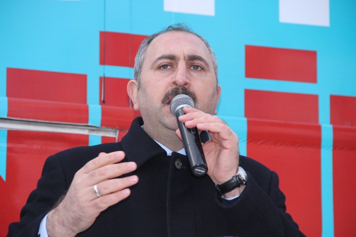 Adalet Bakanı Abdulhamit Gül, helikopter kazasında hayatını kaybeden Büyük Birlik