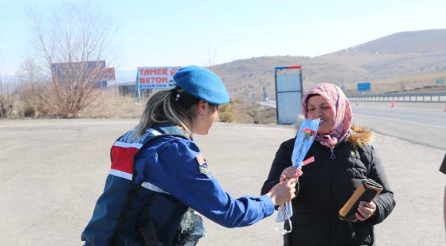 Yozgat’ta jandarma ekipleri, ‘8 Mart Dünya Kadınlar Günü’ dolayısıyla kadın