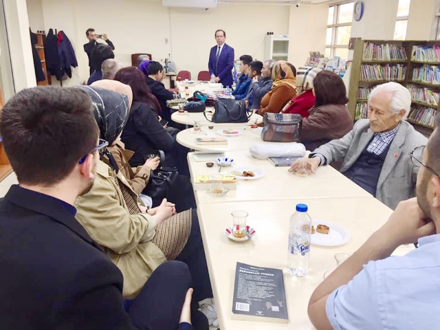 Kütüphaneler Haftası nedeniyle bir araya geldiler okuma etkinliğinde buluştular. Kütüphaneler