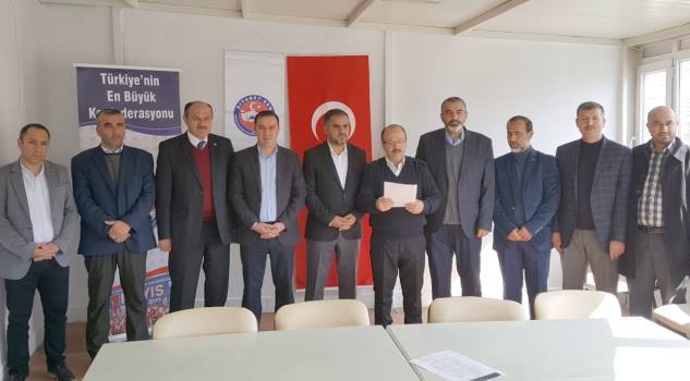 DiyanetSen tarafından 8 Mart Dünya Kadınlar Gününde Taksim meydanında ezan