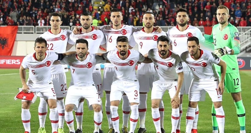 Cumhurbaşkanı Yardımcısı Fuat Oktay, 2020 Avrupa Futbol Şampiyonası Grup Elemelerinde