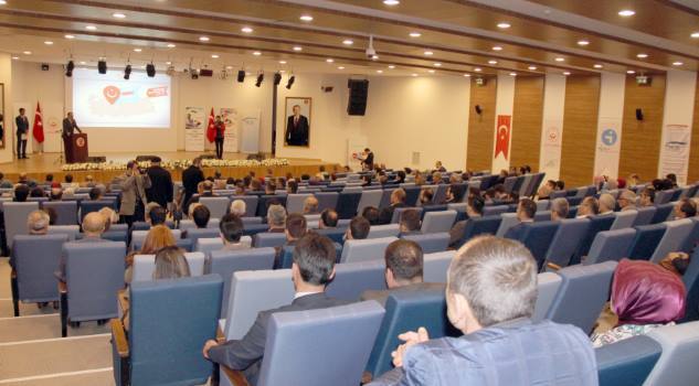 İŞKUR ve SGK İstihdam Teşvikleri Bilgilendirme Toplantısı’nda açıklamalarda bulunan Yozgat